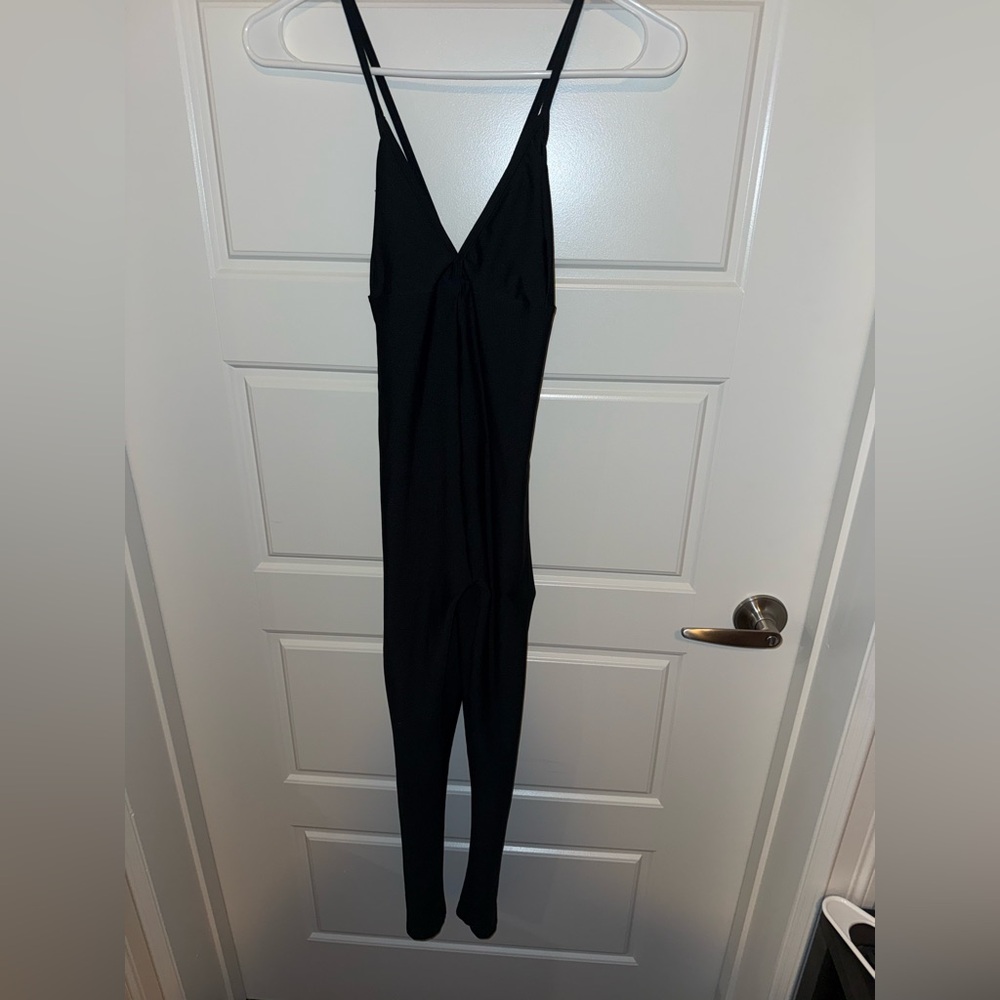 Luxe Fashionz Black Sleeveless V-Neck Jumpsuit